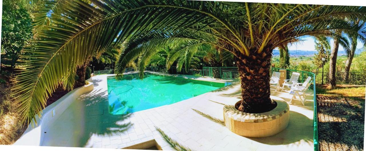 מונטלופו פיורנטינו Agriturismo Poggio Al Pino מראה חיצוני תמונה