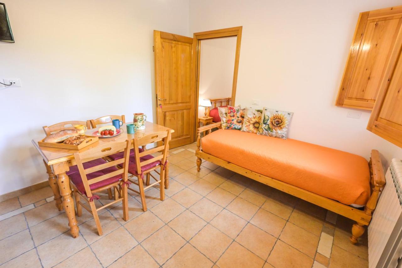 מונטלופו פיורנטינו Agriturismo Poggio Al Pino מראה חיצוני תמונה