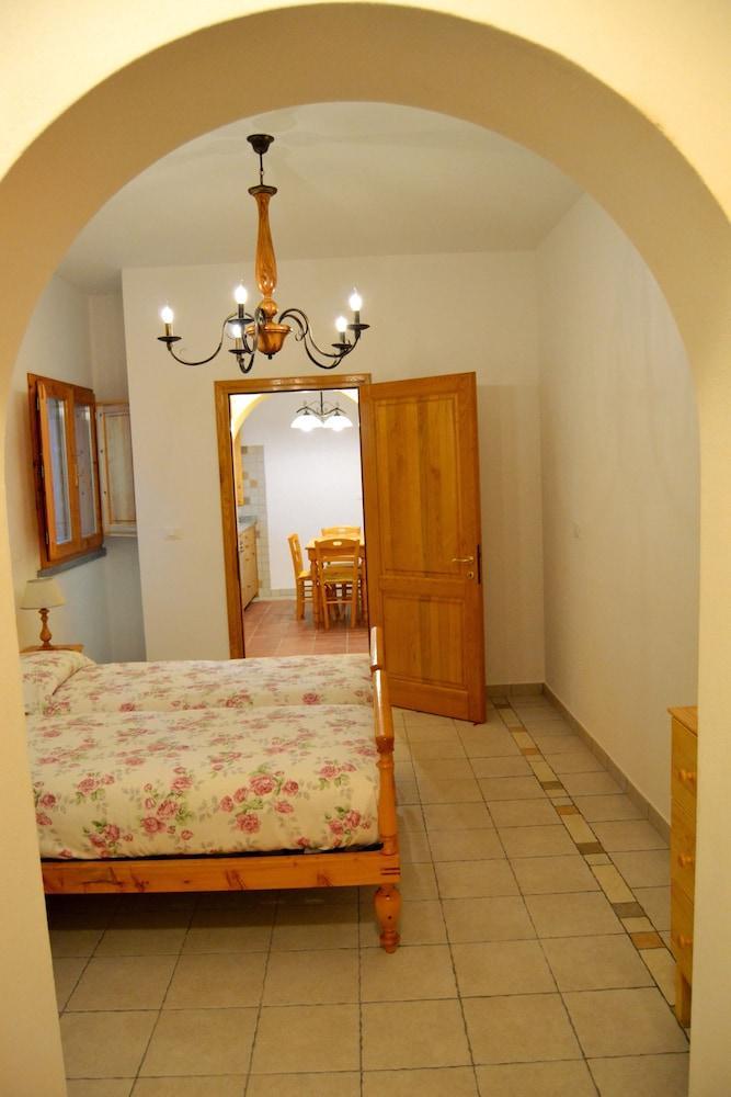 מונטלופו פיורנטינו Agriturismo Poggio Al Pino מראה חיצוני תמונה