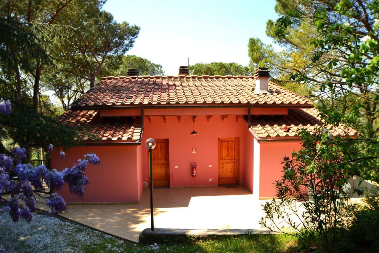 מונטלופו פיורנטינו Agriturismo Poggio Al Pino מראה חיצוני תמונה